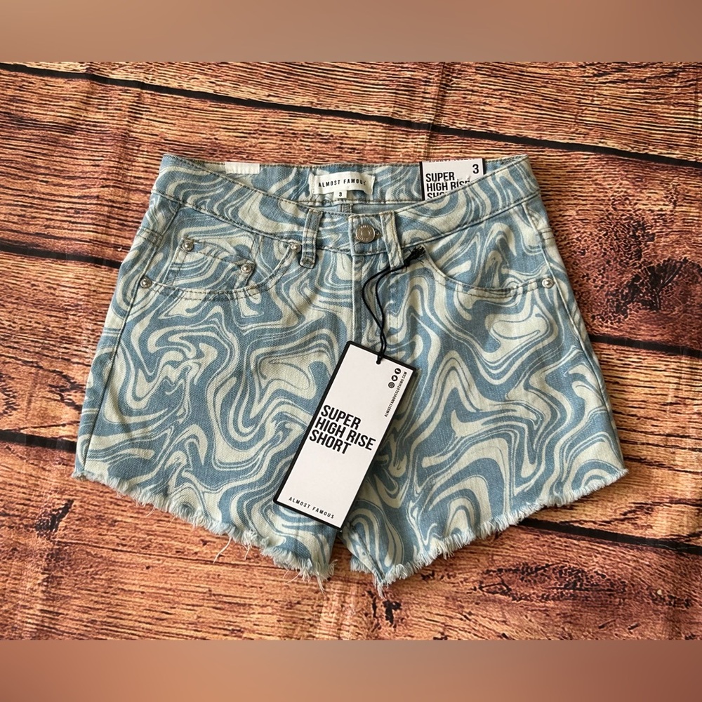 Almost Famous Blue Super High‎ Rise Shorts - Picture 3 of 8